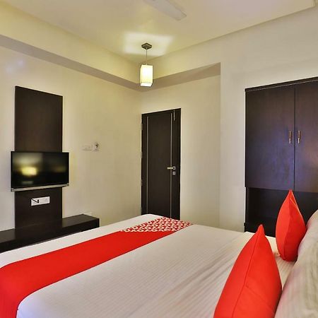 Hotel Magnum Inn Junagadh Exteriör bild
