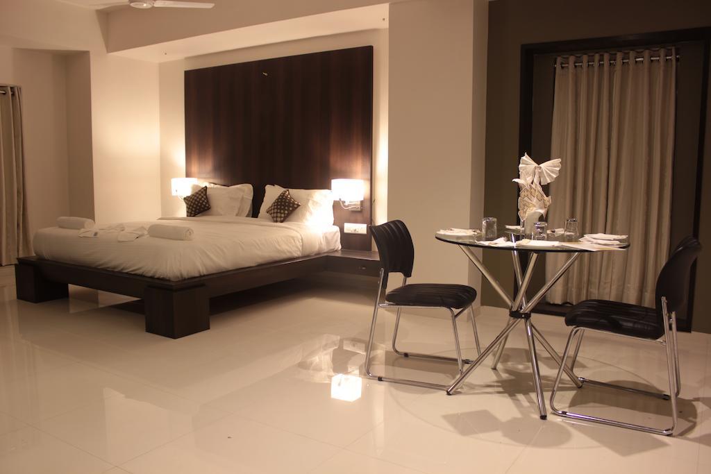 Hotel Magnum Inn Junagadh Rum bild